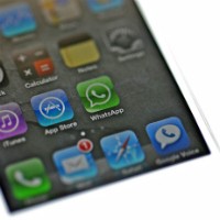 Facebook Semakin Dekat Caplok WhatsApp