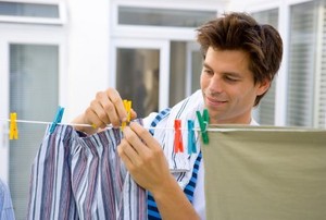Jemur Baju di Dalam Rumah Tak Sehat, Perkecil Risikonya dengan 4 Hal Ini