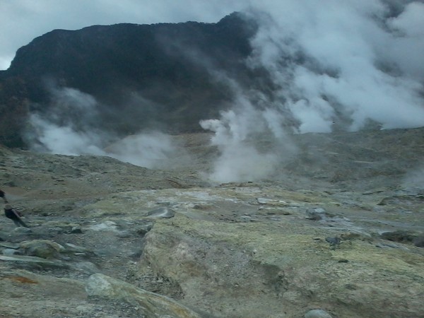 Naik Gunung Papandayan, Tidak Akan Menyesal!