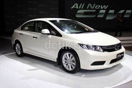 Persaingan 3 Sedan Kelas Menengah