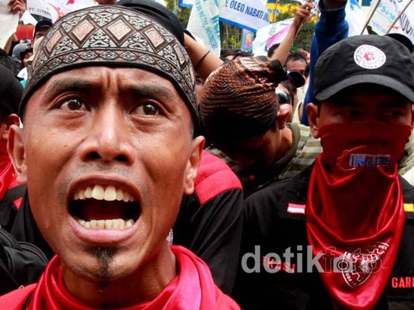 Kedubes Jepang & Korea Didemo Ribuan Buruh