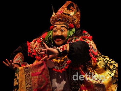 Para Maestro Tari Topeng Unjuk Kebolehan