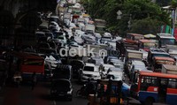 Akibat ketidakdisiplinan, lalu lintas menjadi semerawut dan macet.
