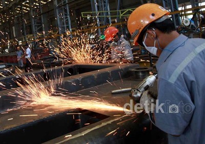 Di Sini Kereta Api Buatan Indonesia Diproduksi