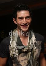 Mike Lewis Si Duda Keren