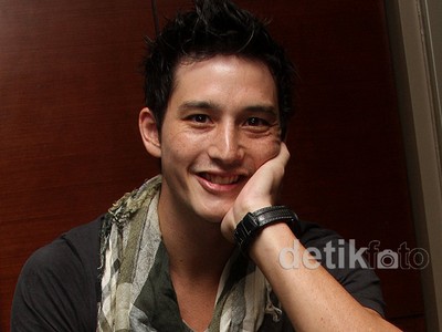 Mike Lewis Si Duda Keren