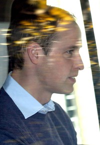 Saat Pangeran William menjenguk Kate Middleton. Chris Jackson/Getty Images.