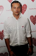 Si Cool Nicholas Saputra
