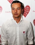 Si Cool Nicholas Saputra