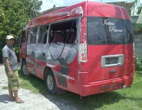 Mobil Travel Terguling, 13 Penumpang Selamat