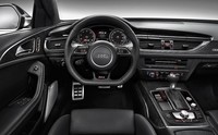 Mobil ini menggunakan transmisi otomatis 8-speed. (Dok Audi).