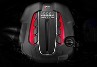 Mobil ini menggendong mesin 4.0 liter berkonfigurasi V8 yang sudah dilengkapi dengan twin-turbo. (Dok Audi).