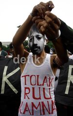 Aksi Teatrikal Menolak RUU Kamnas