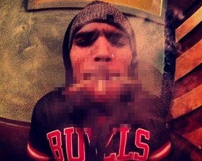 Pamer Foto Sedang Isap 3 Batang Ganja, Chris Brown Dikritik