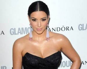 Hiii.. Kim Kardashian Perawatan Vampir Agar Awet Muda