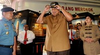 Lokasi peresmian ini berada di Titik Koordinat FSRU, di perairan Laut Jawa yang masuk wilayah Jawa Barat di atas KRI Makassar 590. SetPres/Rusman     