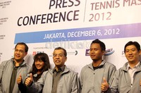 Turnamen 'Garuda Indonesia Tenis Master 2012' diikuti 8 petenis putra dan putri unggulan nasional.