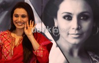 Dalam konsernya nanti, SRK mengungkapkan akan menyanyikan lagu di film tersebut dengan Rani.     