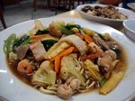 Mampir ke Resto Jadul Demi Mie dan Es Krim Legendaris