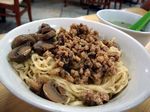 Mampir ke Resto Jadul Demi Mie dan Es Krim Legendaris