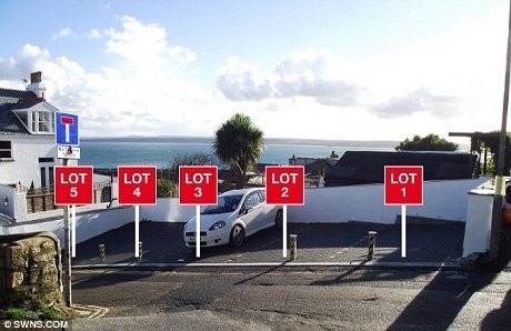 Lahan Parkir Menghadap Laut Ini Harganya Miliaran Rupiah