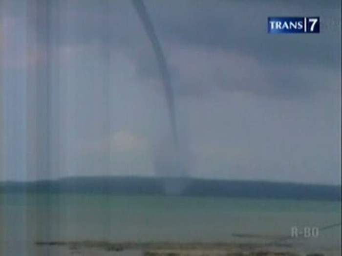 Puting Beliung Tertangkap Kamera, Warga Ketakutan