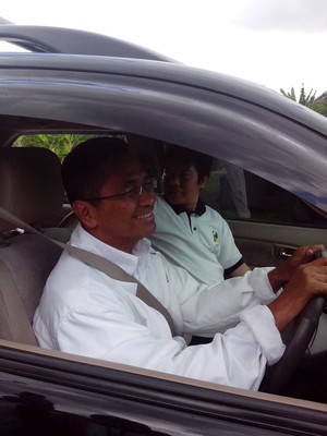 Hadiri Undangan Pabrik Gula RNI di Cirebon, Dahlan Iskan Nyetir Sendiri