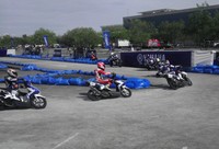 Di SM City, Santa Rosa Laguna, Manila, Jumat (7/12/2012), tim Yamaha Indonesia mendominasi di kelas manual. Bukan cuma meraih pole melalui pebalapnya Agus Setyawan, Indonesia malah memborong tiga posisi start terdepan.