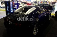 Menariknya, ajang HIN 2013 di Jakarta kali ini diwarnai oleh berbagai jenis mobil modifikasi. Mulai dari sedan, hatchback, city car, Multi Purpose Vehicle (MPV), Sport Utulity Vehicle (SUV) hingga mobil Jeep.