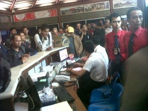 Pesawat Sriwijaya Delay 4 Jam, Calon Penumpang Mengamuk di Cengkareng