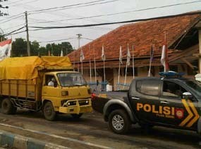Truk Logistik Surat Suara Pilkada Bangkalan Dikawal Ketat Polisi