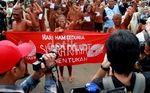 Manusia Lumpur Lapindo Beraksi di Hari HAM