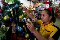Pohon natal paling banyak dicari oleh warga.