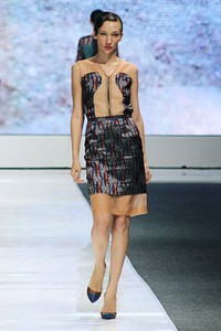 IKAT Indonesia by Didiet Maulana. Jakarta Fashion Week 2013 at Plaza Senayan. Jakarta. [Foto: Mohammad Abduh/Wolipop]