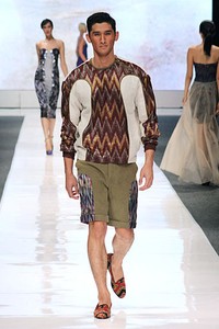 IKAT Indonesia by Didiet Maulana. Jakarta Fashion Week 2013 at Plaza Senayan. Jakarta. [Foto: Mohammad Abduh/Wolipop]