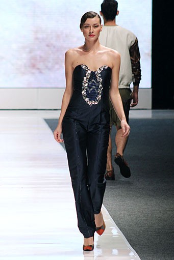 IKAT Indonesia by Didiet Maulana. Jakarta Fashion Week 2013 at Plaza Senayan. Jakarta. [Foto: Mohammad Abduh/Wolipop]