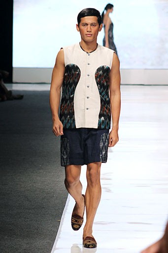 IKAT Indonesia by Didiet Maulana. Jakarta Fashion Week 2013 at Plaza Senayan. Jakarta. [Foto: Mohammad Abduh/Wolipop]