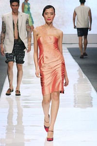 IKAT Indonesia by Didiet Maulana. Jakarta Fashion Week 2013 at Plaza Senayan. Jakarta. [Foto: Mohammad Abduh/Wolipop]