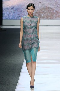 IKAT Indonesia by Didiet Maulana. Jakarta Fashion Week 2013 at Plaza Senayan. Jakarta. [Foto: Mohammad Abduh/Wolipop]