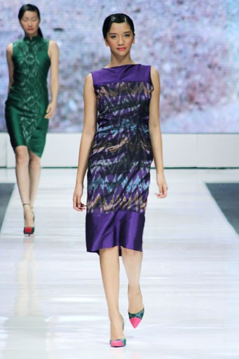 IKAT Indonesia by Didiet Maulana. Jakarta Fashion Week 2013 at Plaza Senayan. Jakarta. [Foto: Mohammad Abduh/Wolipop]