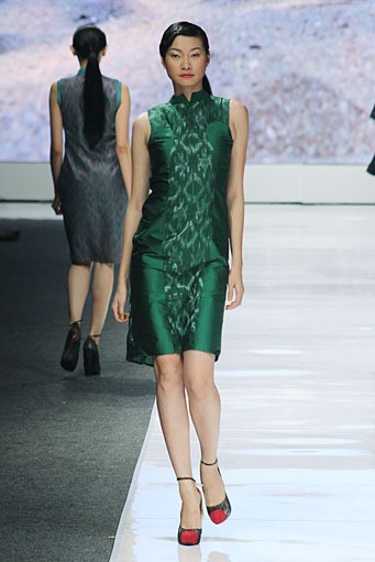 IKAT Indonesia by Didiet Maulana. Jakarta Fashion Week 2013 at Plaza Senayan. Jakarta. [Foto: Mohammad Abduh/Wolipop]