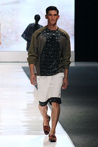 IKAT Indonesia by Didiet Maulana. Jakarta Fashion Week 2013 at Plaza Senayan. Jakarta. [Foto: Mohammad Abduh/Wolipop]