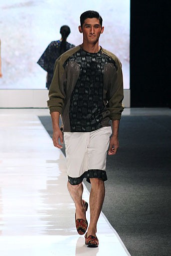 IKAT Indonesia by Didiet Maulana. Jakarta Fashion Week 2013 at Plaza Senayan. Jakarta. [Foto: Mohammad Abduh/Wolipop]