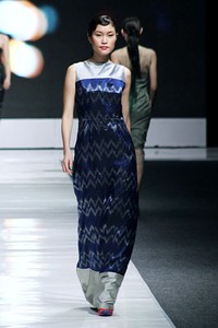 IKAT Indonesia by Didiet Maulana. Jakarta Fashion Week 2013 at Plaza Senayan. Jakarta. [Foto: Mohammad Abduh/Wolipop]