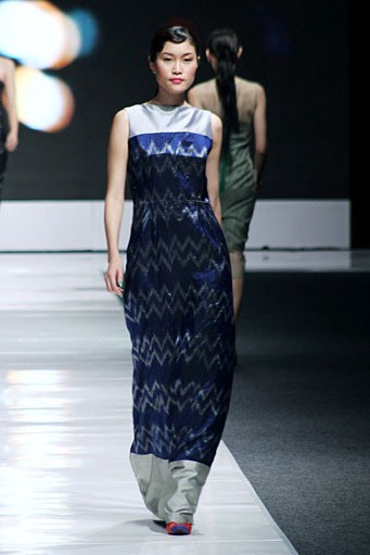 IKAT Indonesia by Didiet Maulana. Jakarta Fashion Week 2013 at Plaza Senayan. Jakarta. [Foto: Mohammad Abduh/Wolipop]