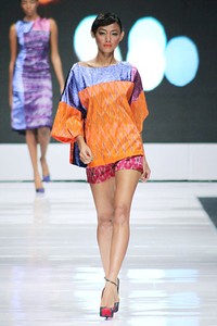 IKAT Indonesia by Didiet Maulana. Jakarta Fashion Week 2013 at Plaza Senayan. Jakarta. [Foto: Mohammad Abduh/Wolipop]