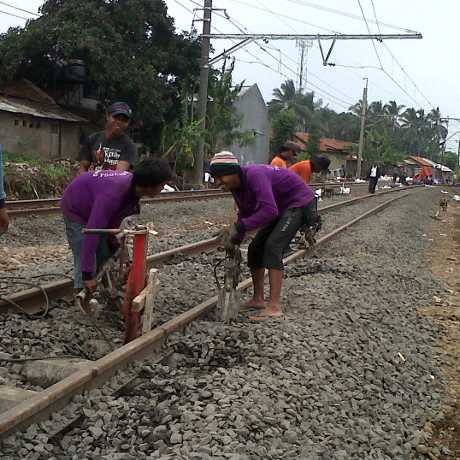 Cihuy! Rel Kereta di Cilebut Beroperasi Normal Akhir Pekan Ini