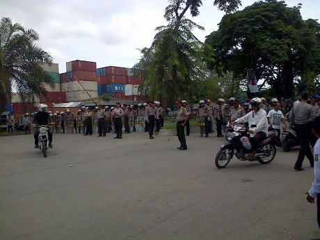 Antisipasi Demo Buruh, Polisi Blokade Akses Terminal Peti Kemas Belawan