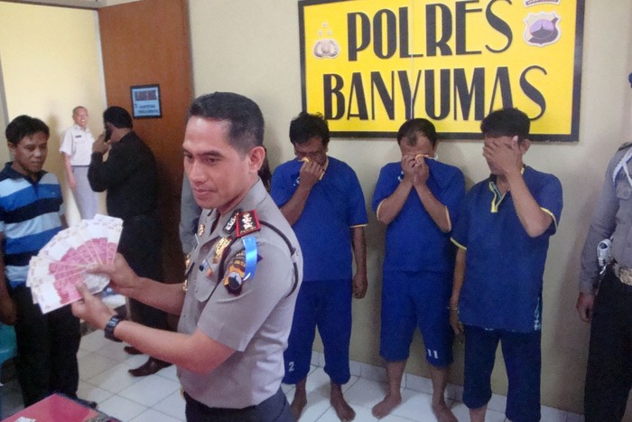 Dosen SW Edarkan Uang Palsu karena Gaji Kecil, Ini Kata Unsoed