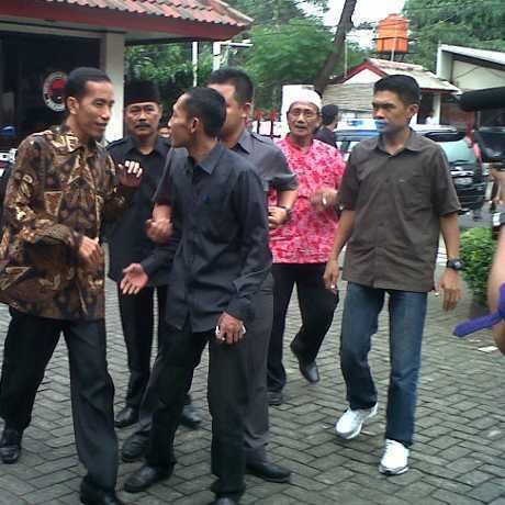 Telat Ketemu Mega, Jokowi: Rampungin Kerja Dulu Dong
